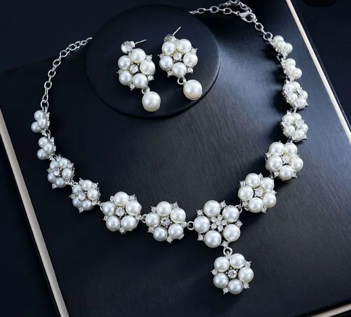 Luxury pearl and diamond necklace and earrings set